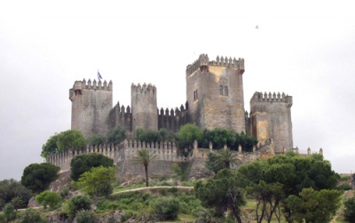 Castillo de Almodovar del Rio 01.jpg